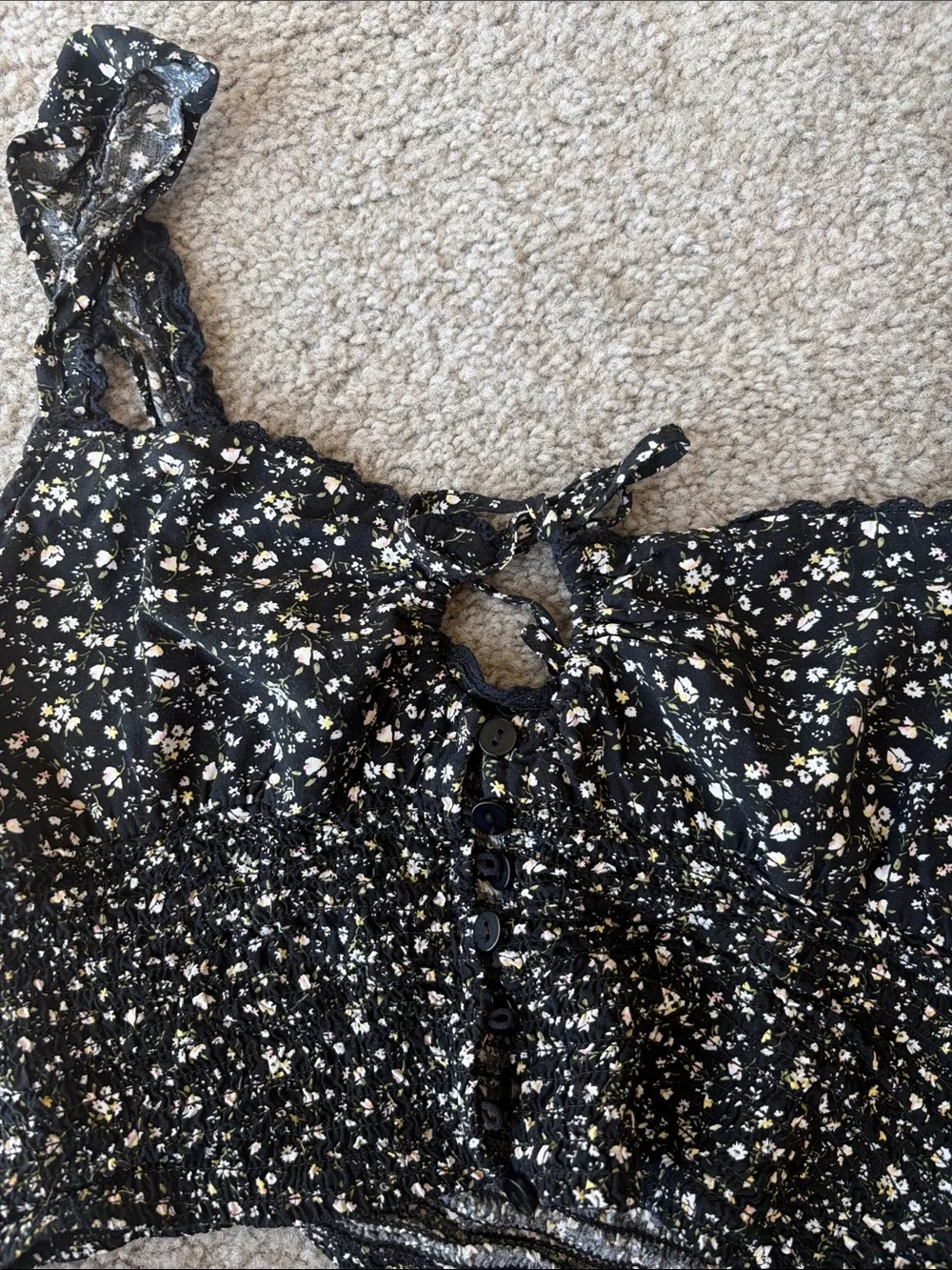 Forever 21 Black Floral Lace-Trim Smocked Crop Top - Picture 3 of 5
